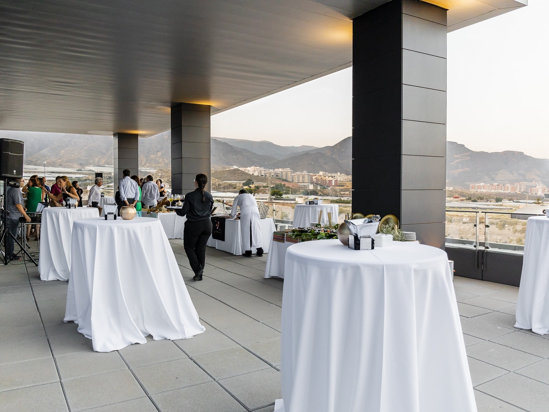 Sala y terraza eventos Almeria